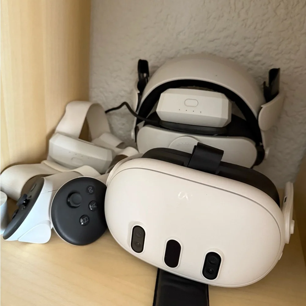 White and Black Standalone VR Headset with Adjustable Strap